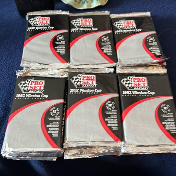 24 Pro Set Racing 1992 NASCAR Winston Cup packs - Picture 1 of 5